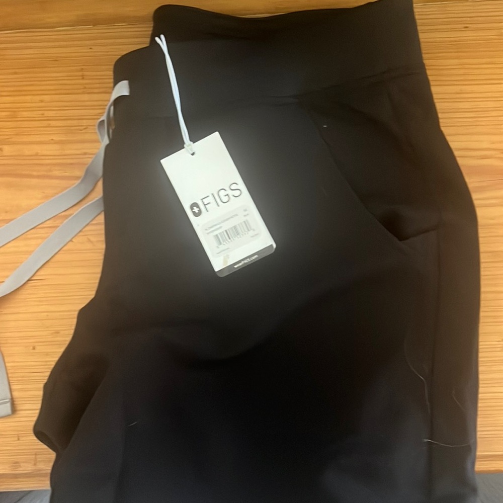 Figs Petite Medium NWT Zamora 2.0